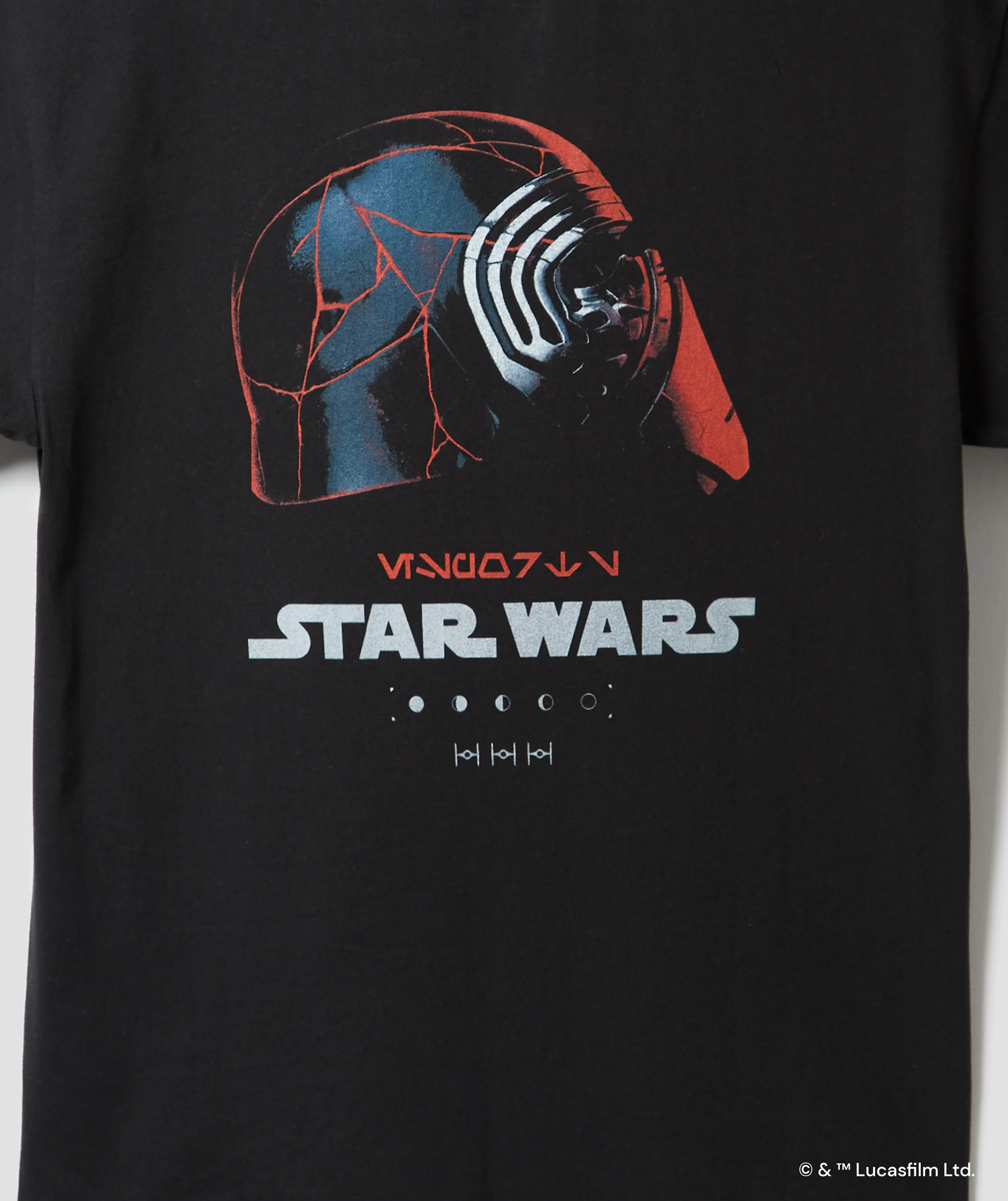 STAR WARS™ KYLO REN HELMET TEE - Image 3