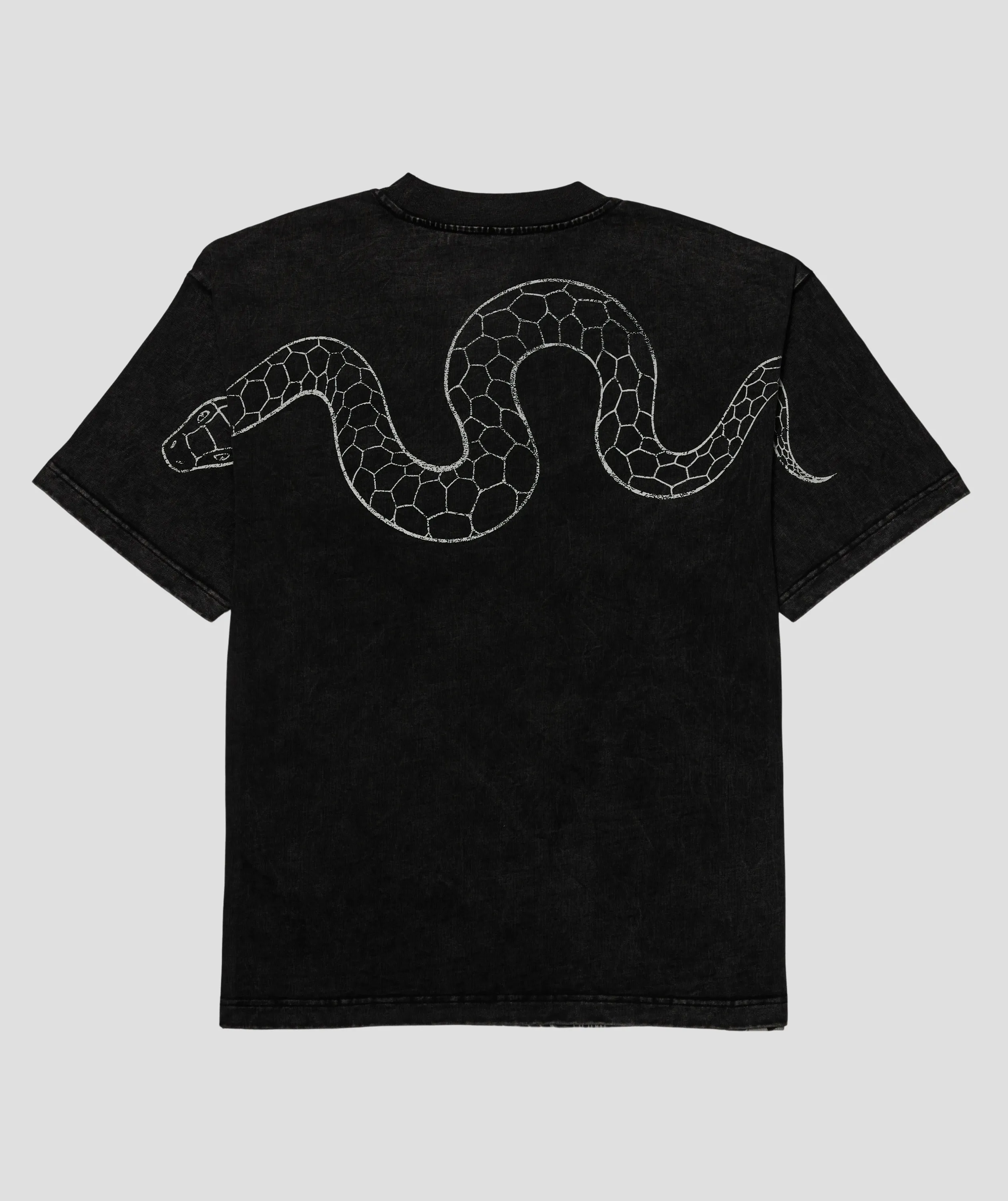 DEMON SLAYER SERPENT HASHIRA OVERSIZED TEE - Image 3